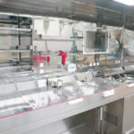 Cell culture isolator line with VPHP generator - Internal accessories